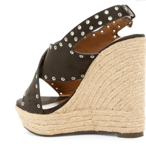 NWOT REPORT Dark Gray Suede Tan Wedges Women’s Size 10 - Picture 11 of 11